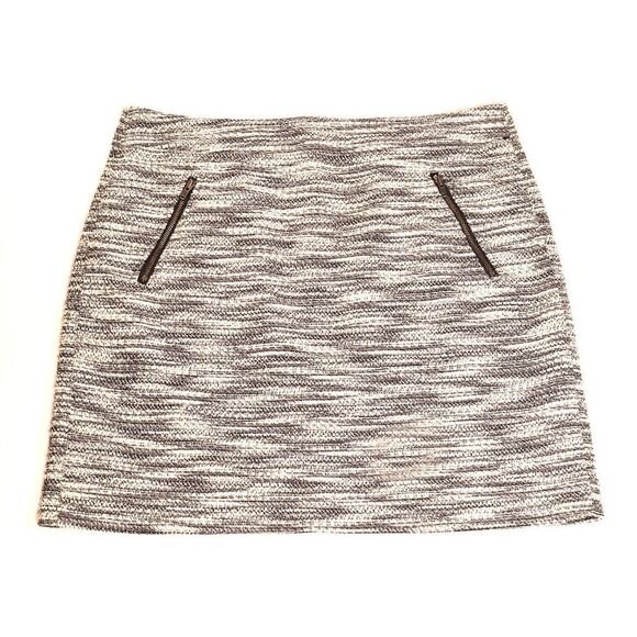 LOFT Black and White Tweed Shift Skirt Size 10 P - Picture 1 of 3